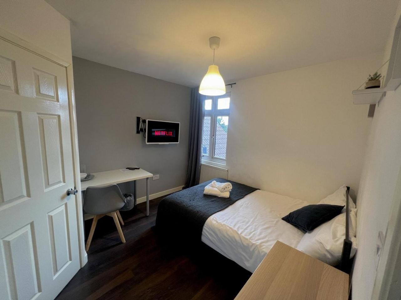 Deluxe Ensuite Double Room With Ensuite Coventry Bagian luar foto