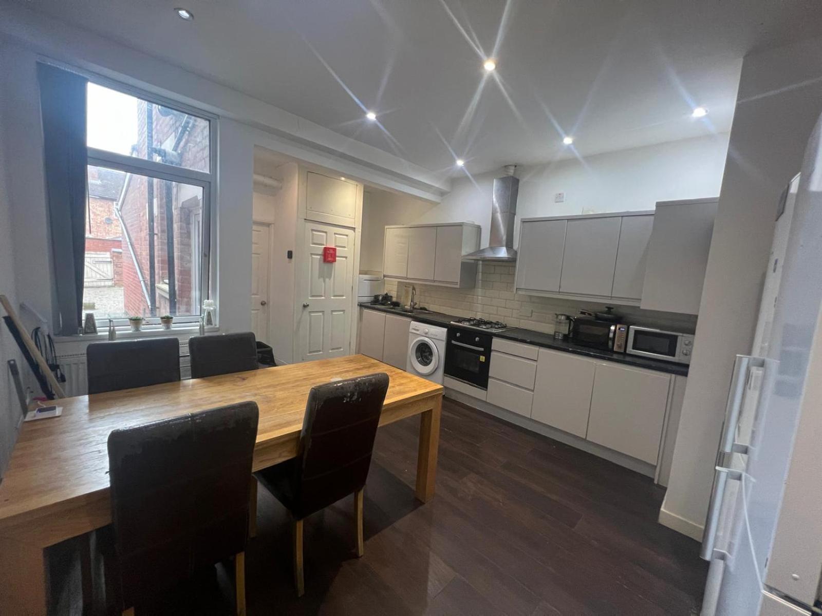 Deluxe Ensuite Double Room With Ensuite Coventry Bagian luar foto