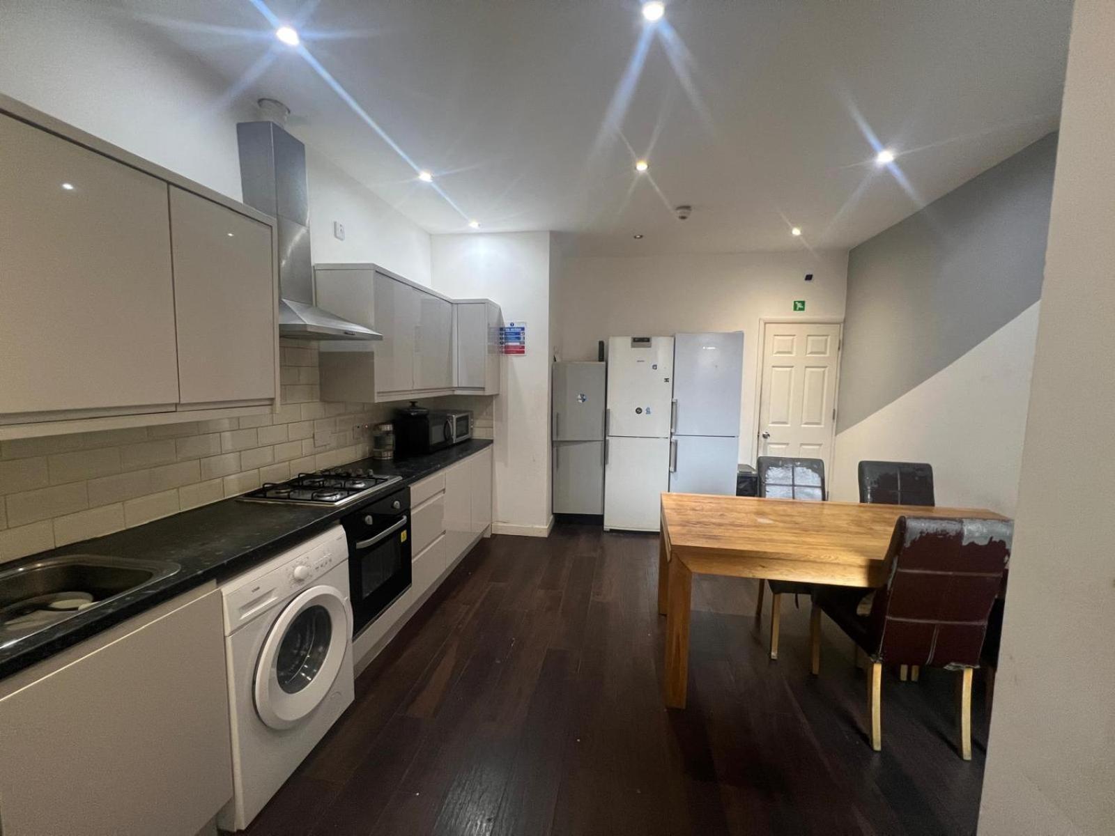 Deluxe Ensuite Double Room With Ensuite Coventry Bagian luar foto