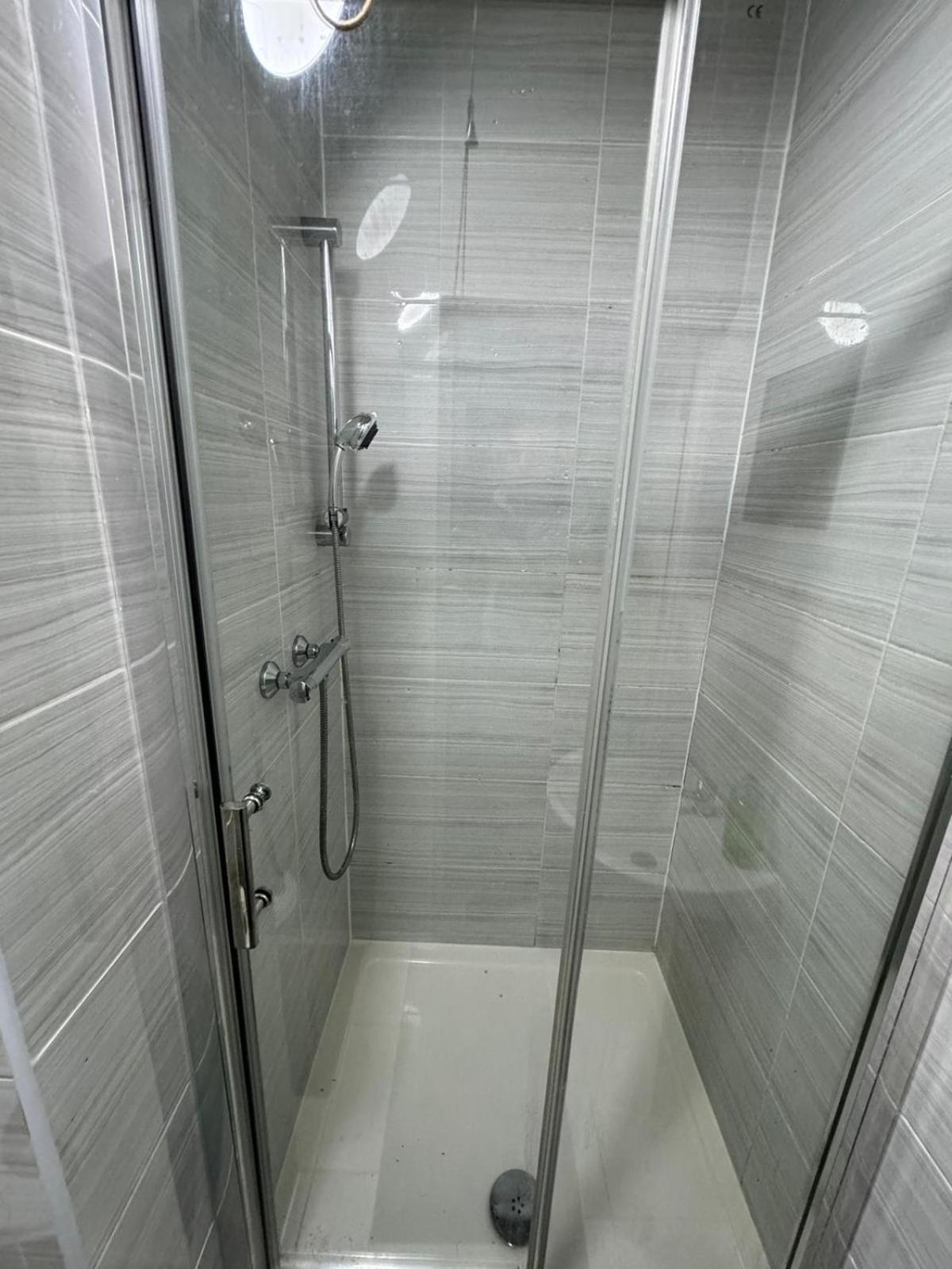 Deluxe Ensuite Double Room With Ensuite Coventry Bagian luar foto